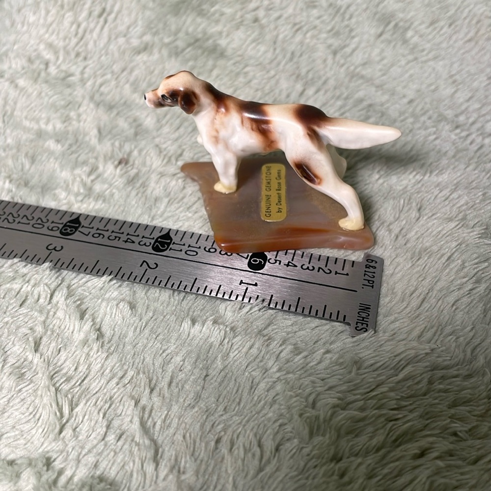 Bone China Pointer Dog from MOMS COLLECTION.